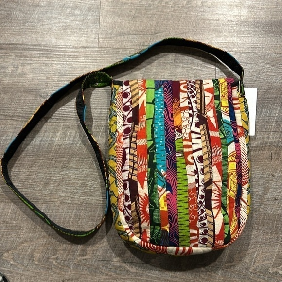 Handcrafted multicolor hand dyed quilted fabric, shoulder bag, West Africa - Picture 8 of 8